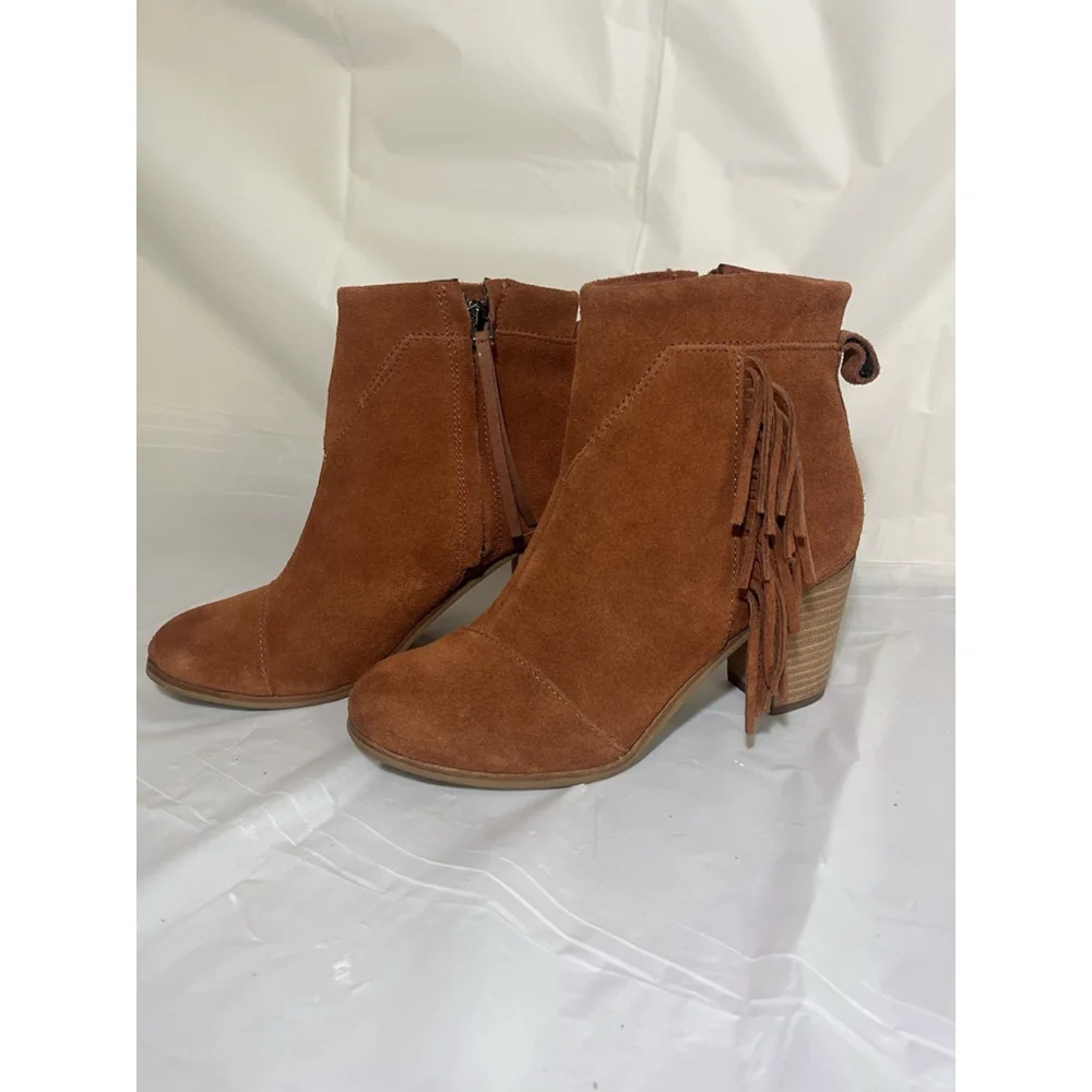 Toms size 7 Lunata Fringed Ankle Booties Rust Suede Lace Up Heels Casual